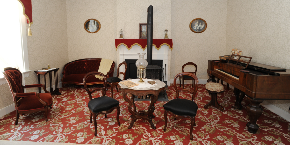 A view of the Jackson House parlor.